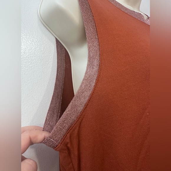 Banana Republic M Rust Sleeveless Tank Top Sparkle Trim Rayon Viscose Shirt - Picture 4 of 9